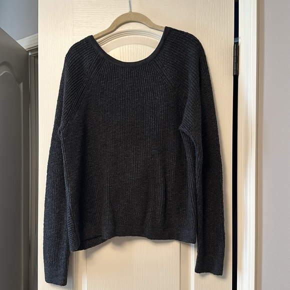 NWT Aerie Gray Twist Sweater *M* - Picture 2 of 3